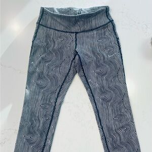 Nike Dry Fit Epic Swirl 22” leggings